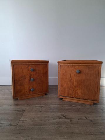 Set Vintage Nachtkastjes jaren 50 beschikbaar voor biedingen