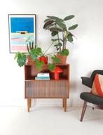 Vintage deens kastje klein opaal glazen schuif deurtjes, Verzenden, Huis en Inrichting