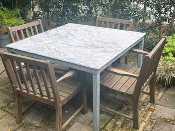 Marmeren tuintafel set beschikbaar voor biedingen