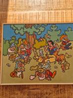 Disney sneeeuwwitje en de 7 dwergen. Geborduurd., Ophalen of Verzenden, Zo goed als nieuw, Schilderij, Minder dan 50 cm