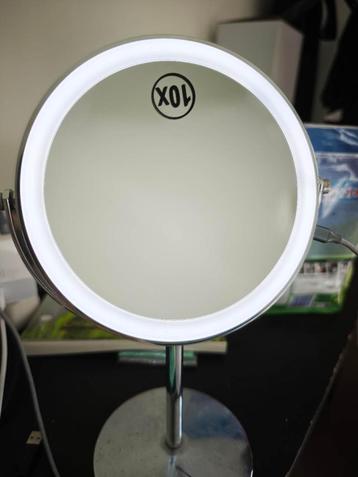 Lighted makeup mirror beschikbaar voor biedingen