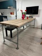 Houten tafel met stalen poten, Huis en Inrichting, Tafels | Eettafels, Ophalen of Verzenden