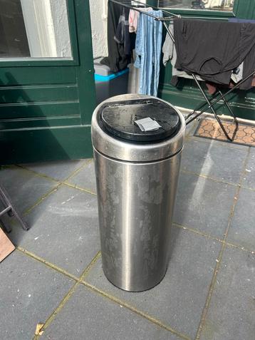 Gratis Brabantia prullenbak (deksel kapot) beschikbaar voor biedingen