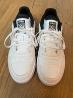Adidas Hoops | Maat 42 | ZGAN, Ophalen of Verzenden, Zo goed als nieuw, Schoenen
