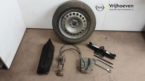 Krikset + reservewiel van een Opel Combo (Combo 12-), Auto-onderdelen, Overige Auto-onderdelen, Opel, Gebruikt, 3 maanden garantie