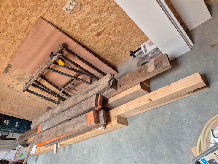 Vuren balken te koop, over van de verbouwing. (Bekijk fotos), Doe-het-zelf en Verbouw, Hout en Planken, Zo goed als nieuw, Balk