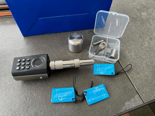 WELOCK Smart Lock Cylinder ToucA51 + wifibox – Slim deurslot, Doe-het-zelf en Verbouw, Hang- en Sluitwerk, Zo goed als nieuw, Slot