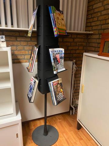 Lectuur/ tijdschriften standaard beschikbaar voor biedingen