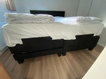 Elektrische boxspring beschikbaar voor biedingen