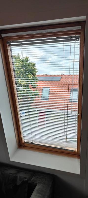 GGL P10 VELUX jaloezie dakraam aluminium  beschikbaar voor biedingen