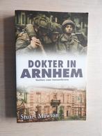 Dokter in Arnhem - Vechten voor mensenlevens, Boeken, Oorlog en Militair, Ophalen of Verzenden, Tweede Wereldoorlog, Zo goed als nieuw