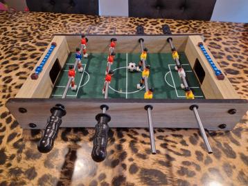 Mini Tafelvoetbalspel beschikbaar voor biedingen