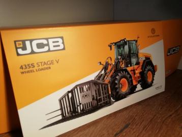 Te koop AT Collections JCB 435S Stage V shovel met grasvork. beschikbaar voor biedingen