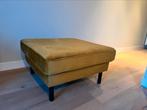 Fluwelen hocker okergeel z.g.a.n., Huis en Inrichting, Banken | Voetenbanken en Poefen, Ophalen of Verzenden, Zo goed als nieuw
