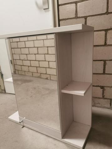 Witte Spiegelkast met Opbergruimte beschikbaar voor biedingen