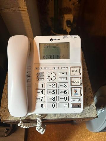 Senioren telefoon incl 2 draadloze toestellen&oplaadstations beschikbaar voor biedingen
