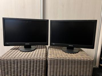 2 x Samsung 24 inch monitor beschikbaar voor biedingen