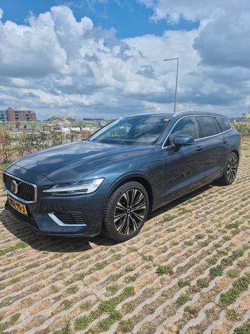 Volvo V60 T6 Twin Engine 340pk AWD Geartronic 2022 Blauw beschikbaar voor biedingen