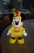 Disney Minnie Mouse pluche als majorette 38cm, Verzamelen, Disney, Ophalen of Verzenden, Mickey Mouse, Zo goed als nieuw, Beeldje of Figuurtje