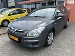 Hyundai I30 CW 1.6i Active Cool airco boekjes, Auto's, Gebruikt, 1591 cc, 4 cilinders, Origineel Nederlands
