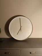 Karlsson Wandklok Chroom/Wit, Huis en Inrichting, Ophalen of Verzenden, Zo goed als nieuw, Analoog, Wandklok