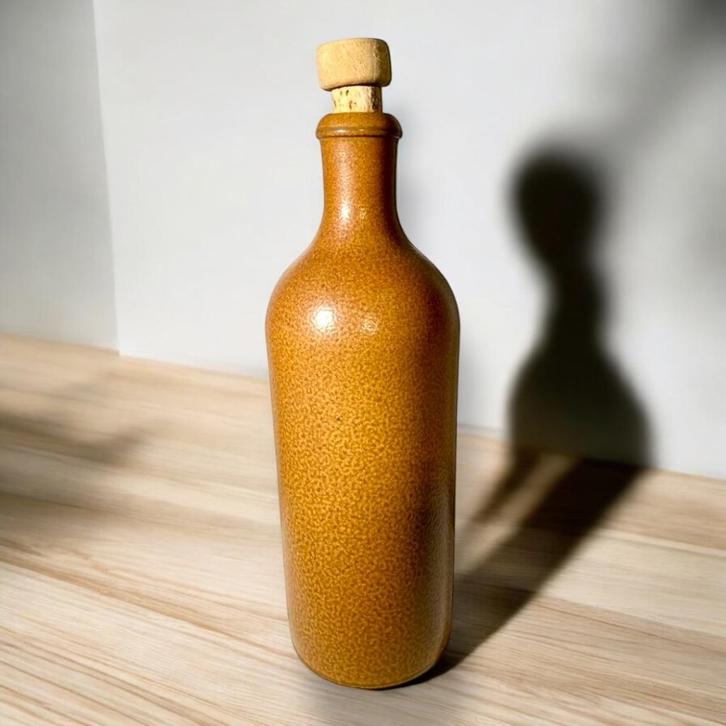 MKM bruine fles in perfecte staat., Antiek en Kunst, Antiek | Keramiek en Aardewerk, Ophalen of Verzenden
