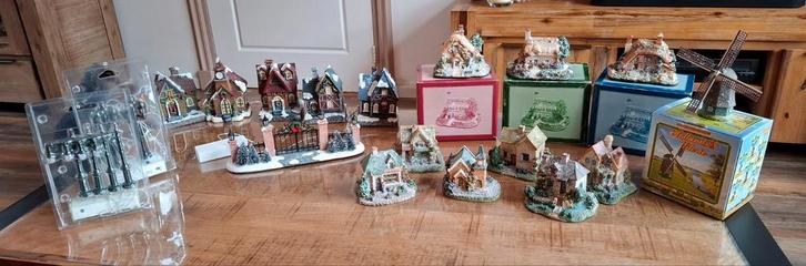 Compleet kerstdorp met huisjes, poort en verlichting, Diversen, Kerst, Ophalen