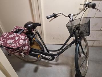 Damesfiets Gazelle Impala met mand en fietstassen beschikbaar voor biedingen