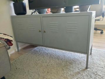 IKEA locker kast grijs en rood  beschikbaar voor biedingen
