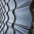 Ongeveer 60 dakpannen,zwarte sneldekpannen nooit gebruikt, Doe-het-zelf en Verbouw, Dakpannen en Dakbedekking, Ophalen, Steen of Klei