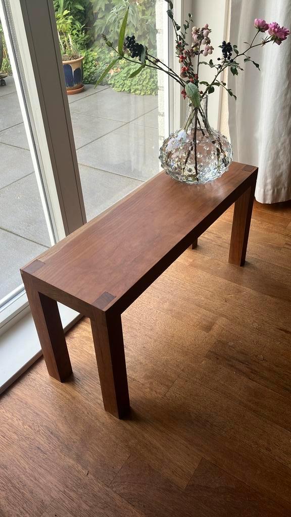 Kersenhouten handgemaakte side table., Huis en Inrichting, Tafels | Sidetables, Zo goed als nieuw, 25 tot 50 cm, Rechthoekig, Ophalen of Verzenden