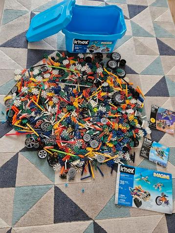 Veel knex met opbergdoos  beschikbaar voor biedingen