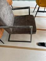Twee stevige solide eetkamer stoelen, Ophalen, Zo goed als nieuw, Twee