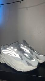Yeezy 700 v2, Adidas, Ophalen of Verzenden, Grijs, Sneakers of Gympen