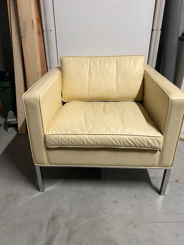 Artifort F905 fauteuil van Kho Lian Ie beschikbaar voor biedingen