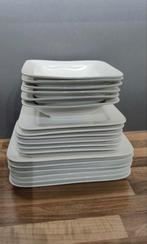 Vierkant Servies 18-delig, Huis en Inrichting, Keuken | Servies, Ophalen, Gebruikt, Bord(en), Effen