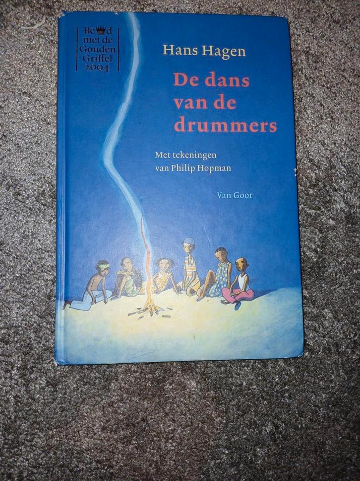 Hans Hagen - De dans van de drummers, Boeken, Kinderboeken | Jeugd | onder 10 jaar, Zo goed als nieuw, Fictie algemeen, Ophalen of Verzenden