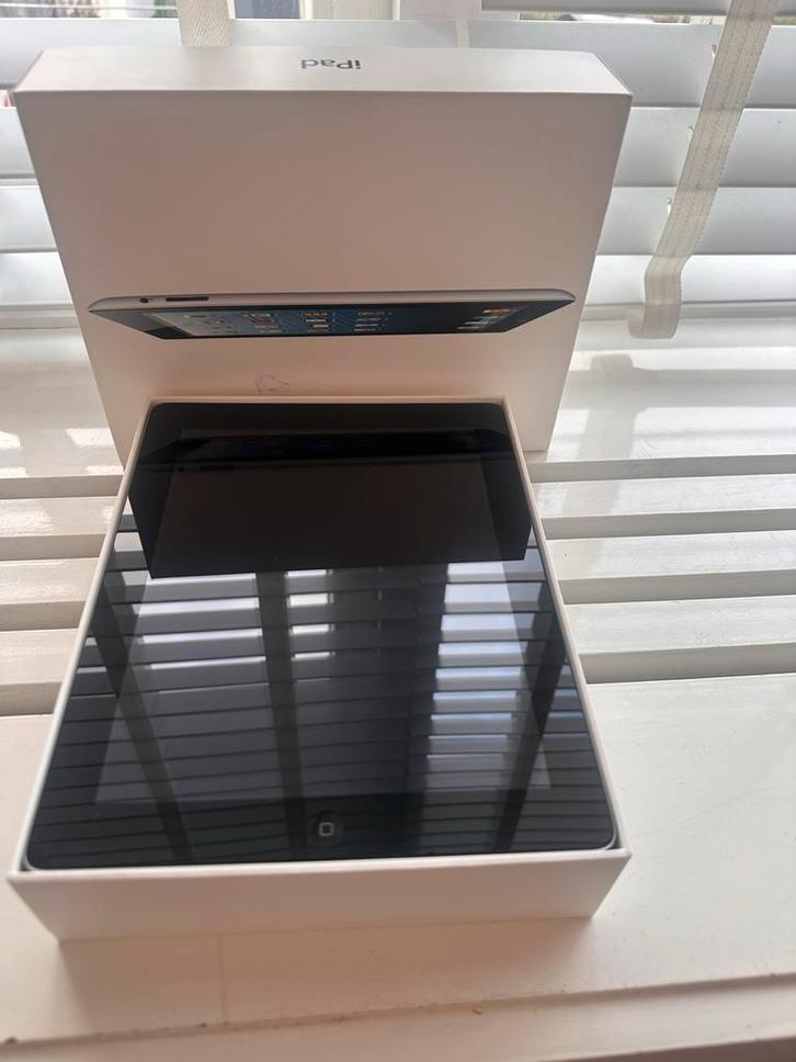 Apple iPad Retina display, Computers en Software, Apple iPads, Zo goed als nieuw, Overige modellen, 10 inch, 16 GB, Zwart, Ophalen of Verzenden