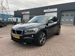 BMW X1 20I Xdrive Aut8 2016 Zwart, Auto's, Automaat, 1998 cc, 2000 kg, Zwart