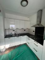 Gebruikte Hoekkeuken met AEG Vaatwasser, Huis en Inrichting, Keuken | Complete keukens, Ophalen, Gebruikt, Wit, Hoekkeuken