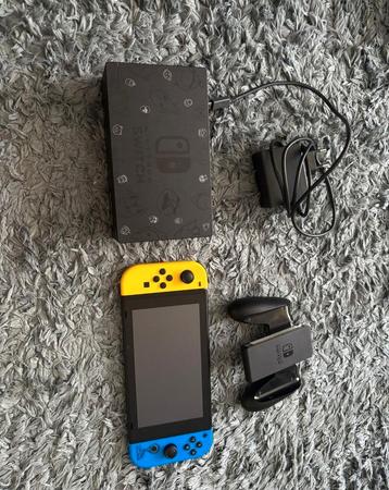 Nintendo switch V2 - Fortnite edition beschikbaar voor biedingen