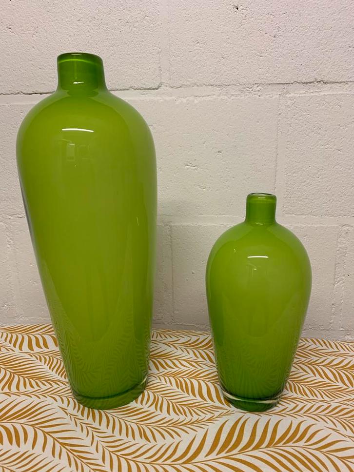 Set van 2 Leonardo Vazen - Groen Glas, Huis en Inrichting, Woonaccessoires | Vazen, Zo goed als nieuw, Groen, 75 cm of meer, Glas