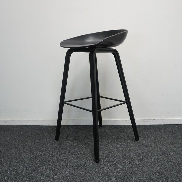 HAY About a Stool AAS32 Design Barkrukken | Zwart | 75 cm, Huis en Inrichting, Barkrukken, Gebruikt, 60 tot 90 cm, Kunststof, 2 krukken