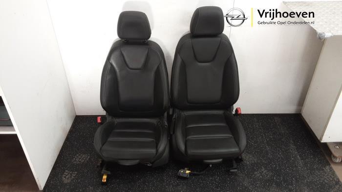 Bekleding Set (compleet) van een Opel Astra (Astra K 15-), Auto-onderdelen, Interieur en Bekleding, Opel, Gebruikt, 3 maanden garantie
