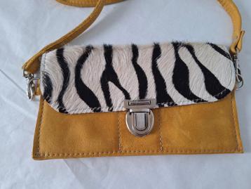 By Hinke Leren Schoudertasje Mosterd Zebraprint beschikbaar voor biedingen