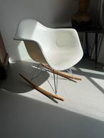 Eames RAR Schommelstoel Wit replica, Huis en Inrichting, Stoelen, Ophalen, Gebruikt, Wit, Eén