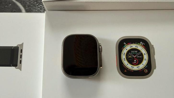 Apple Watch Ultra titanium, Sieraden, Tassen en Uiterlijk, Smartwatches, Zo goed als nieuw, iOS, Grijs, Afstand, Waterdicht, Ophalen of Verzenden