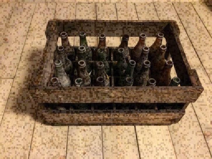 Oude bierkratten , houten kisten incl. 24 bierflesjes, Huis en Inrichting, Woonaccessoires | Kisten, Gebruikt, Ophalen of Verzenden