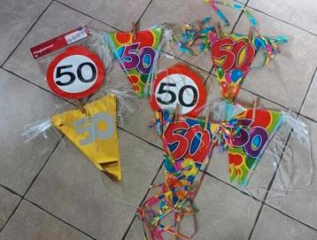 Diverse vlaggetjes 50 jaar beschikbaar voor biedingen