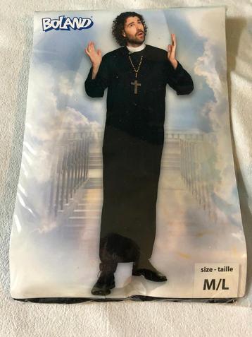 priester + kruis beschikbaar voor biedingen